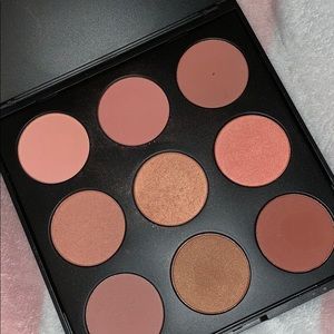 Morphe 9N blush palette.